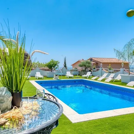 Costacabana - Maribel Villa