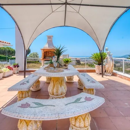 Costacabana - Maribel Villa *